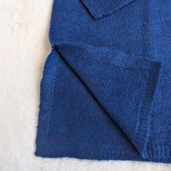 *2 For $30* NWT Reitmans V-neck Pullover Tunic Sweater, M - Picture 3 of 5